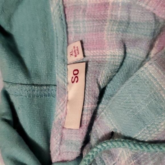 SO button flannel with hood - Picture 3 of 3